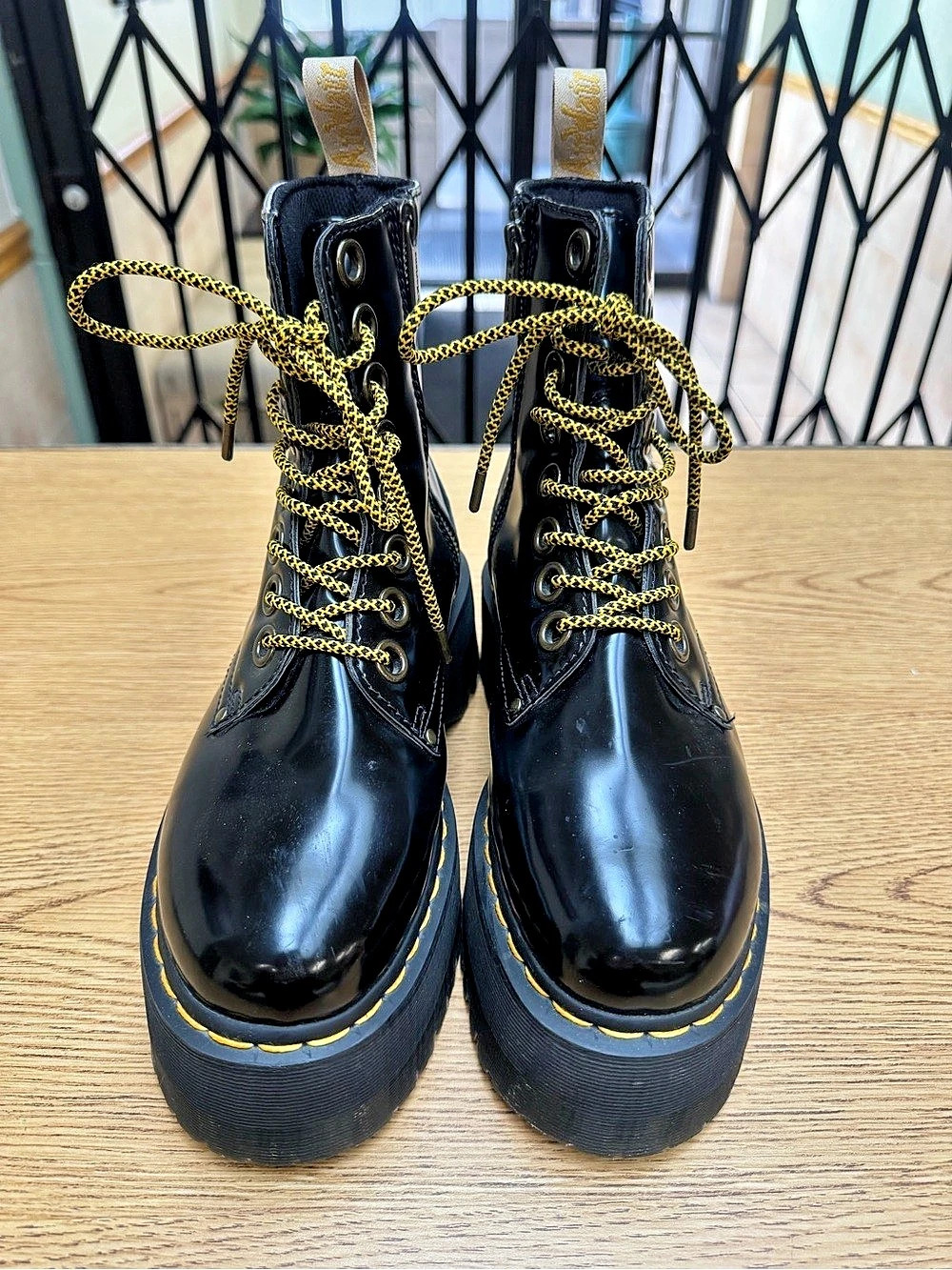 Dr. Martens Vegan Jadon Max Platform Boot Platform Combat Boots US 8 Black